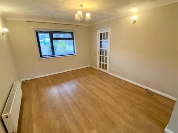 47 Tremear Green Lounge