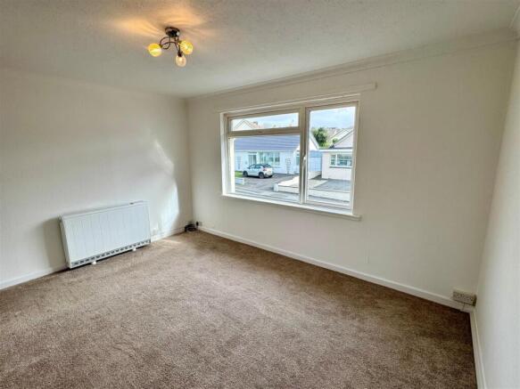 5a Parkland Close Lounge