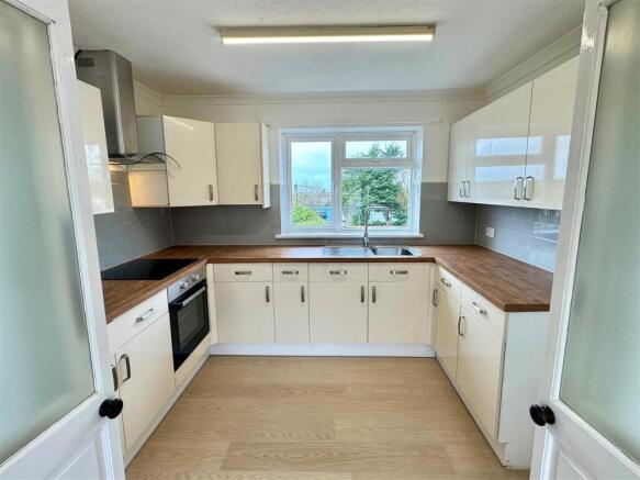 5a Parkland Close Kitchen