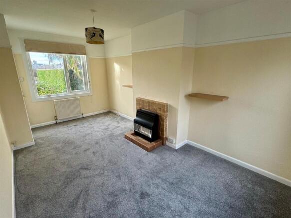 3 Leader Road Lounge