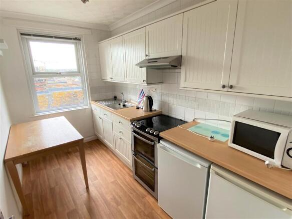 11 Trevanion Court Kitchen