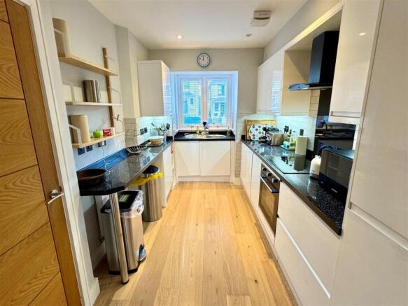 4 Ocean Heights Kitchen