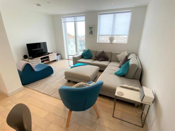 11 Towan Heights Lounge