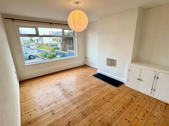 126 Henver Road Lounge