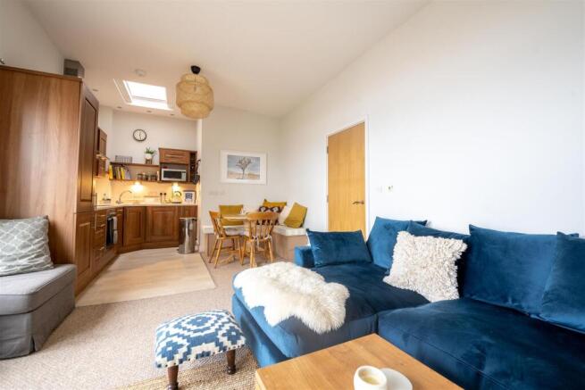 Apartment 51, Ocean 1 Lounge and Kitchen