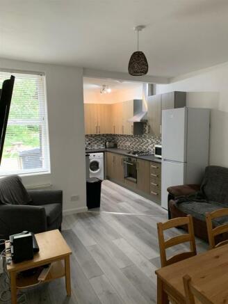 Kitchen 1a.jpg