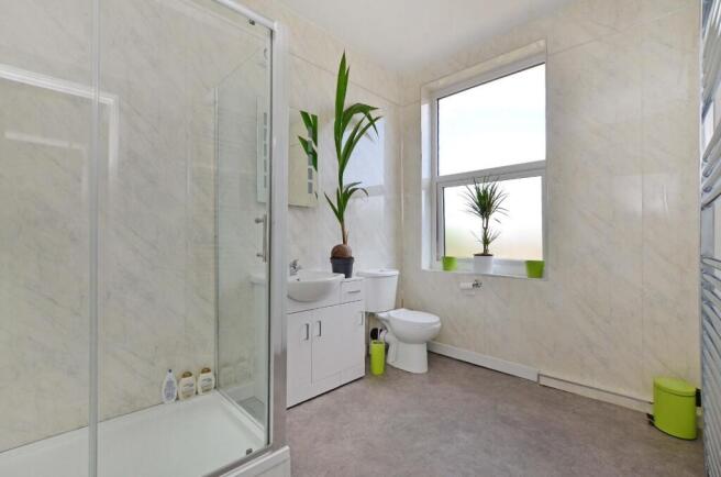 130 Howard Rd, shower room 1.JPG