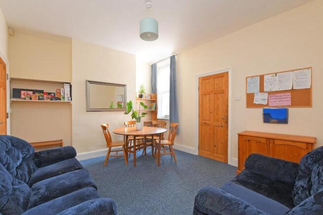 11 Cobden Place - living room.jpg