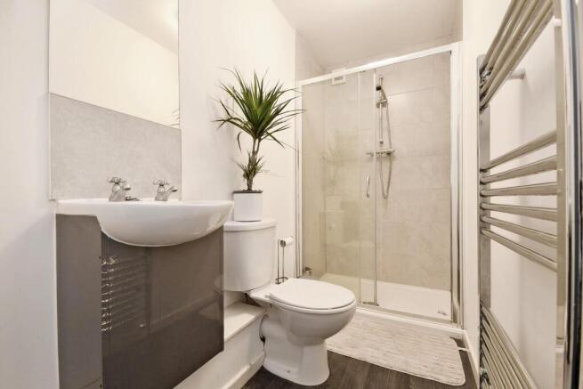 53 Western Road, main shower room.jpg