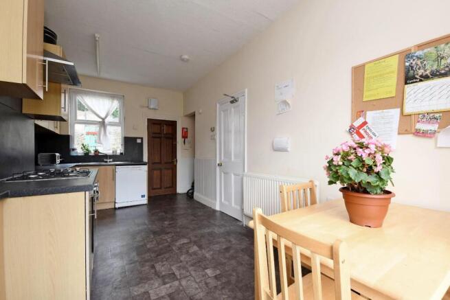 492 Crookesmoor Road, kitchen pic 2.jpg