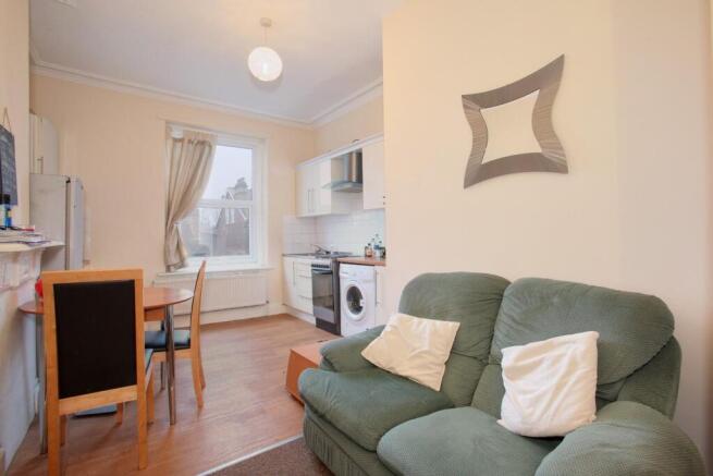 Flat 2, 120 Harcourt Rd,living room.jpg