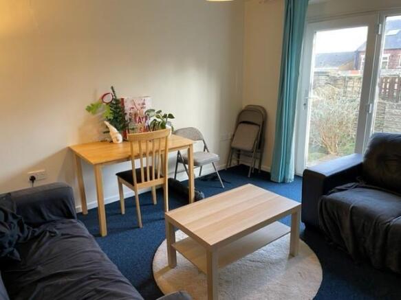 39 Aldred - lounge.jpg