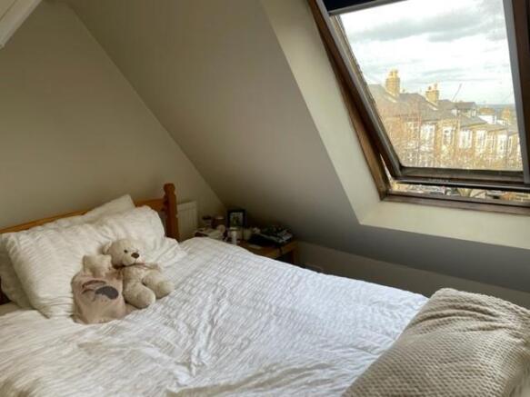39 Aldred bedroom 2.jpg