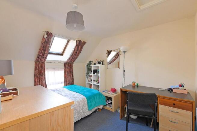 10 Barber Crescent - bedroom 2.jpg