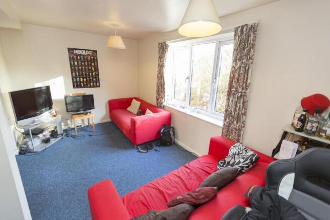 12-Barber-Crescent-living room.jpg