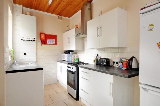 23 Clementson - kitchen.png
