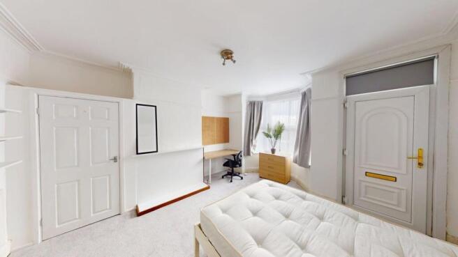 190-School-Road-Room 1, pic 1.jpg