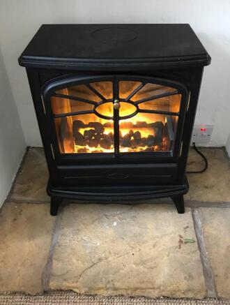 Electric fire in the lounge.jpg