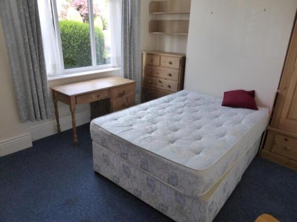 76  Cobden View Road BEDROOM 1.JPG