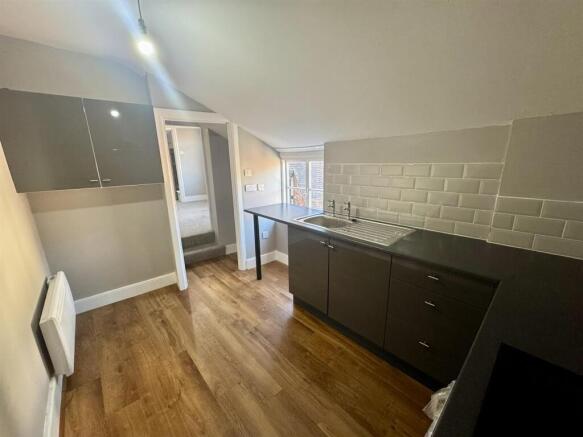 Kitchen (1/2)
