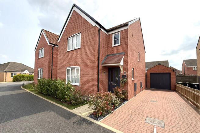 THREE BED DETACHED FOR SALE