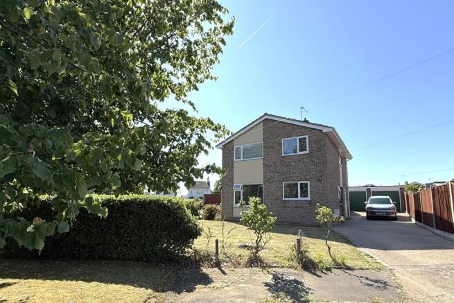 A FOUR BED DETACHED HOUSE FOR SALE IN OULTON BROA