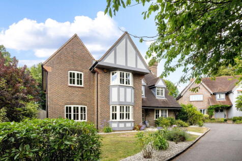 First Avenue, Worthing, West Sussex BN14 9NP