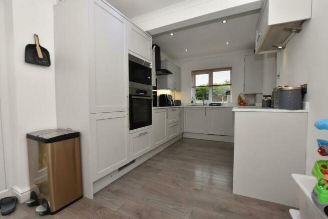 KITCHEN DINING ROOM