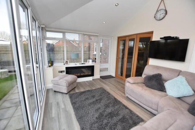 GARDEN ROOM