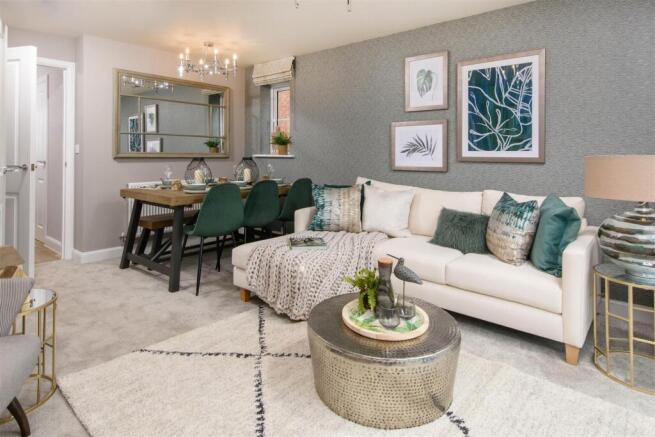 Lounge / Dining