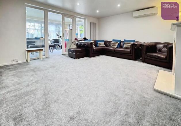 2e7e49fe-download 20 2810 29.jpg