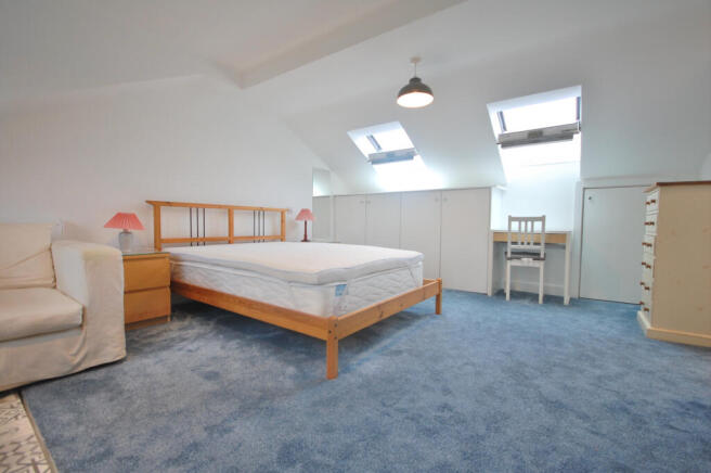Large loft room with private en-suite/ with share