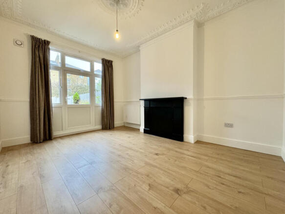 2 Bedroom Ground Floor Flat To Rent