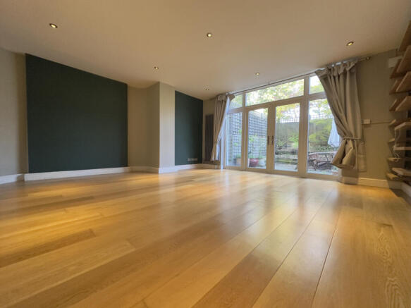2 bedroom Flat for rent in N6!