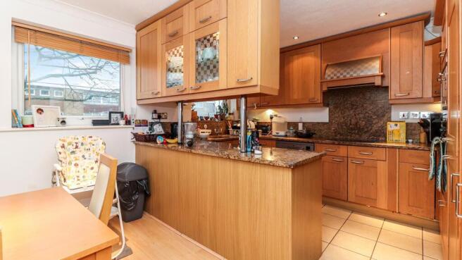 KITCHEN/DINING ROOM
