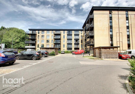 Giles Crescent, STEVENAGE