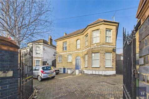 Thurlow Park Road, London, SE21