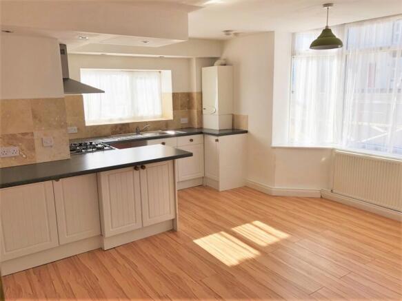 Lounge/Kitchen