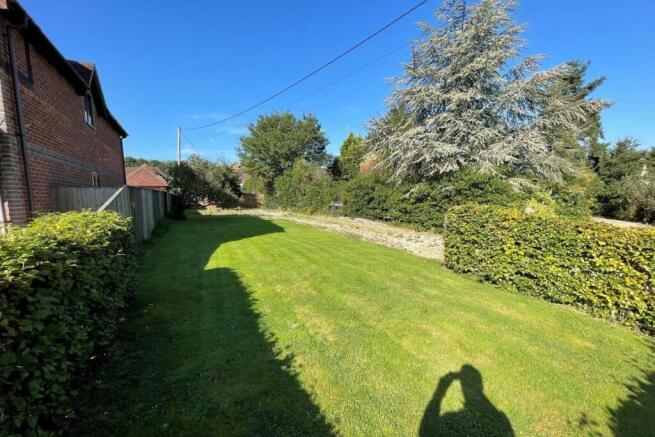 Brimpton garden photo.jpg