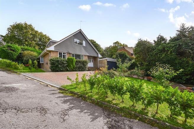 1 EWHURST CLOSE (32).jpg