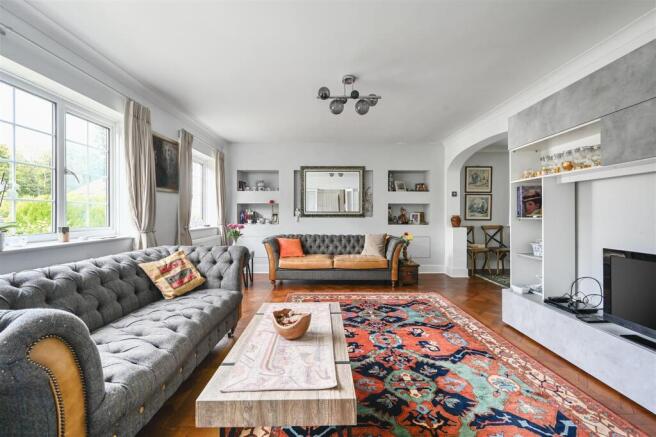 1 EWHURST CLOSE (2).jpg