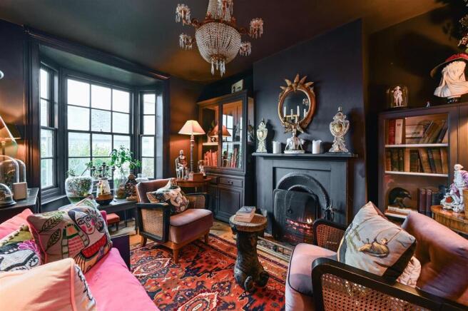 5 WELLINGTON TERRACE (1).jpg