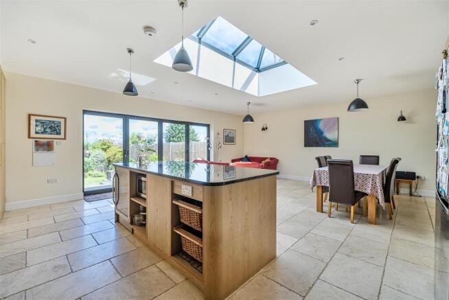 Kitchen/Dining Room,