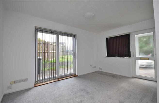 Lounge/Dining Area