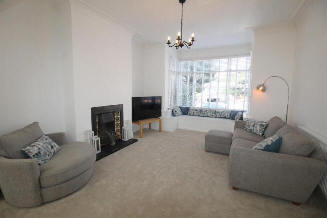 Park Rd, 50A, Lounge.JPG