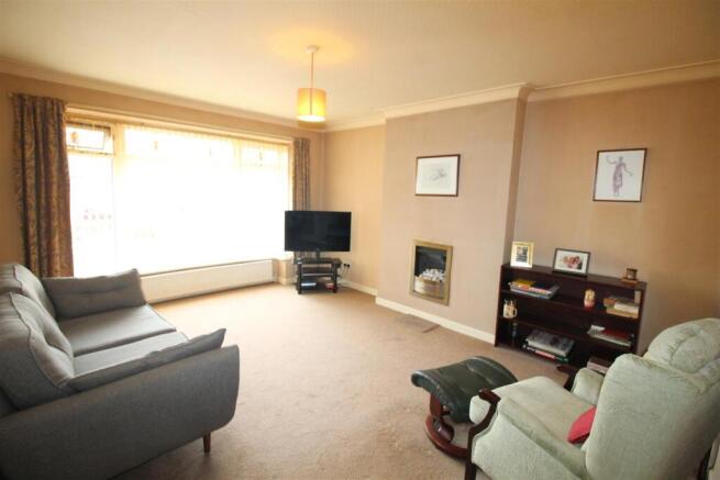 Filey Rd, Lounge.JPG