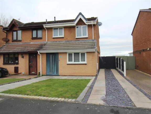 Drake Close, 11 Front.JPG