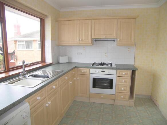 Clifton Lodge, 8, kitchen.jpg