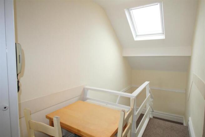 Glen Eldon Road, 49, Flat 3 - Hallway.JPG