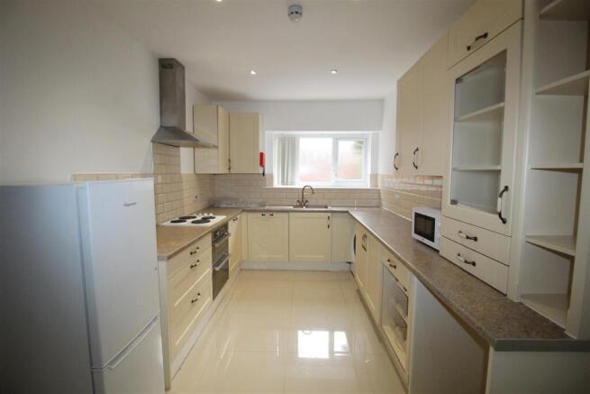 Duckworth Buildings, flat 3, kitchen.JPG